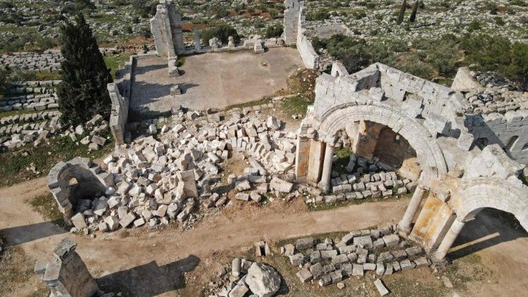 Auch die Kathedrale in der Provinz von Aleppo, die Symeon dem Stylithen geweiht ist, wurde bei dem Beben schwer beschädigt