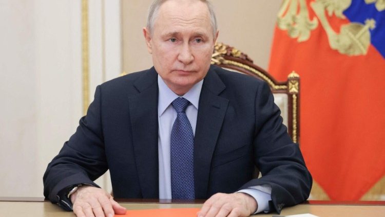 Il presidente russo Vladimir Putin, accusato di crimini di guerra dalla Corte penale internazionale de L'Aja