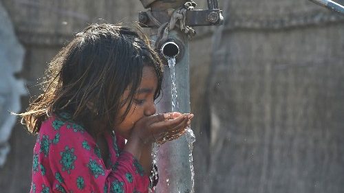 Le Pape rappelle que l'accès à l'eau potable est un droit fondamental