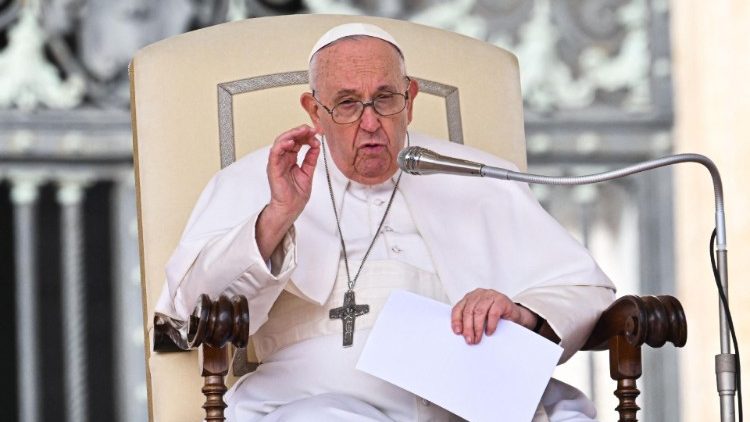 Papst Franziskus bei seiner Generalaudienz am 23.3 2023 - dem Weltwassertag