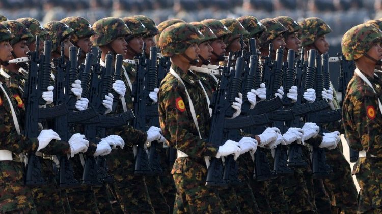Militär-Parade in Myanmar, Ende März 2023