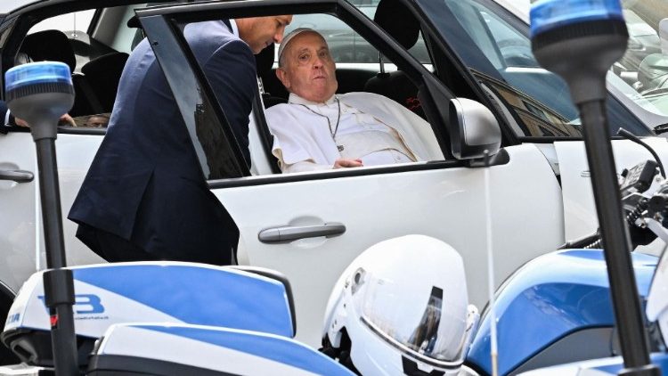 Der Papst verlässt die Gemelli-Klinik