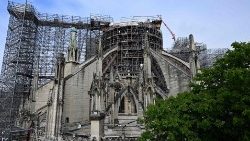 Échafaudage sur le chantier de la cathédrale Notre-Dame de Paris, le 6 avril 2023. 