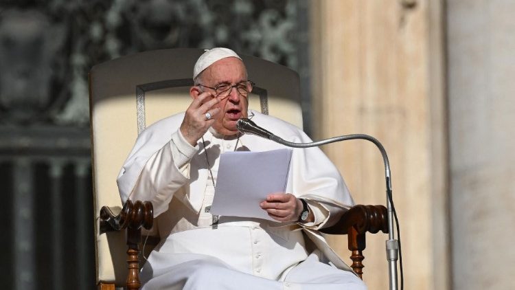 Папа Франциск на общей аудиенции в Ватикане (12 апреля 2023 г.)
