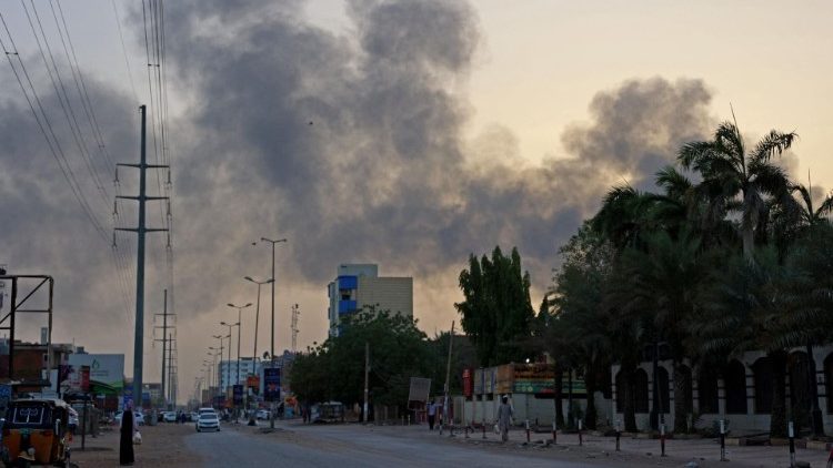 Alcune zone residenziali di Khartoum, in Sudan, dove si verificano scontri armati da sabato 15 aprile (Afp)