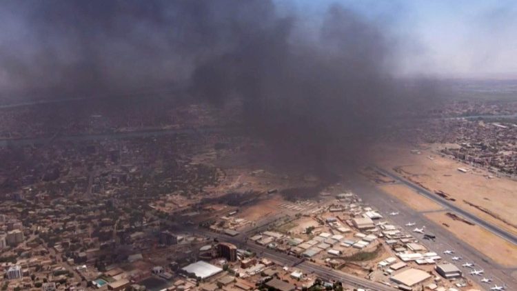 La capitale du Soudan Khartoum, sous les bombardements