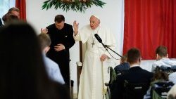 البابا فرنسيس يزور مركزًا للأطفال ذوي الاحتياجات الخاصة 