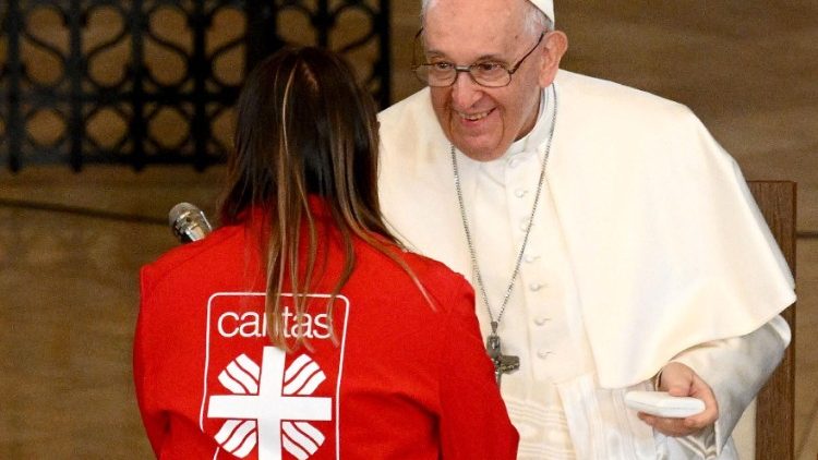 Đức Thánh Cha tiếp một nhân viên Caritas
