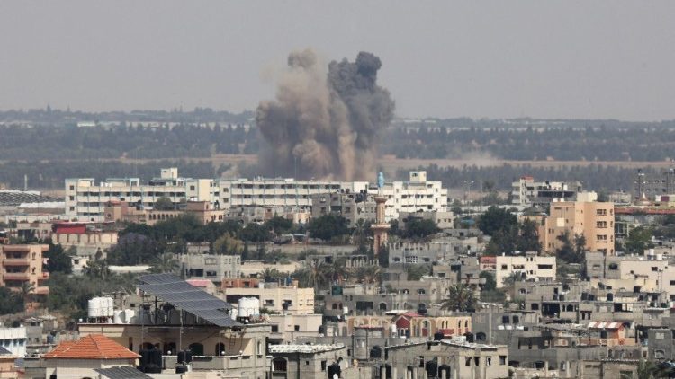 Vue sur le sud de la Bande de Gaza, le jeudi 11 mai, après un raid israélien. 