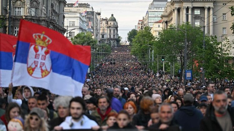 Manifestations massives contre la violence dans la société, exprimée tout particulièrement dans les shows télévisés serbes, le 12 mai 2023, à Belgrade. 