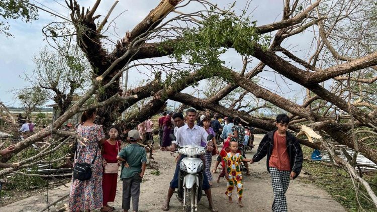 
                    Ciclone Mocha: apelo de Francisco à solidariedade por Mianmar e Bangladesh
                