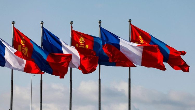 Mongolische Fahne (und auch die Französische ist auf dem Bild zu sehen)