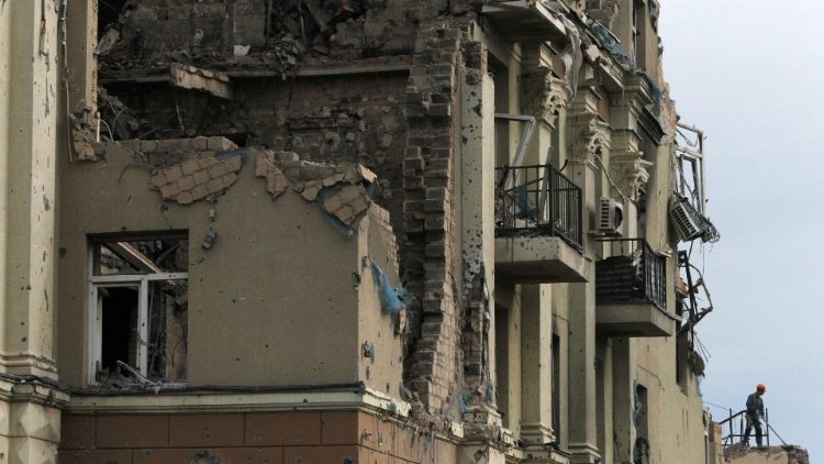Zerstörte Häuser in Mariupol