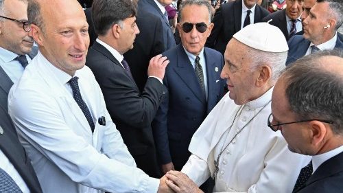 Il chirurgo Alfieri: “Il Papa ora potrà fare tutto, più forte e meglio di prima”