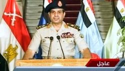le 3 juillet 2013, le maréchal Al Sissi, alors ministre de la Défense s'adresse à la nation égyptienne. 