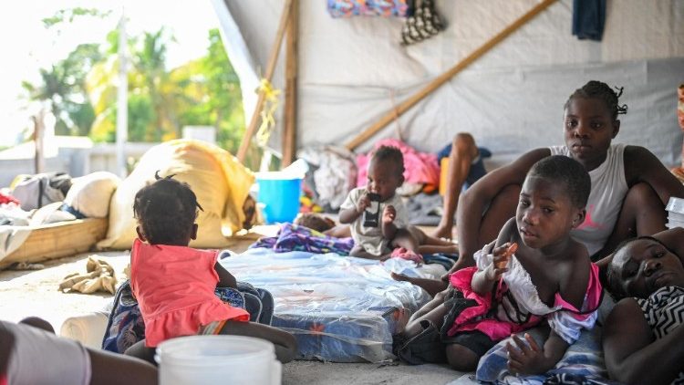 Haitianer haben in einem Auffanglager Zuflucht gefunden