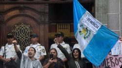 Manifestaciones en Guatemala delante del Tribunal Supremo Electoral