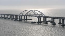 Vista da Ponte da Criméia, que liga a Rússia à península