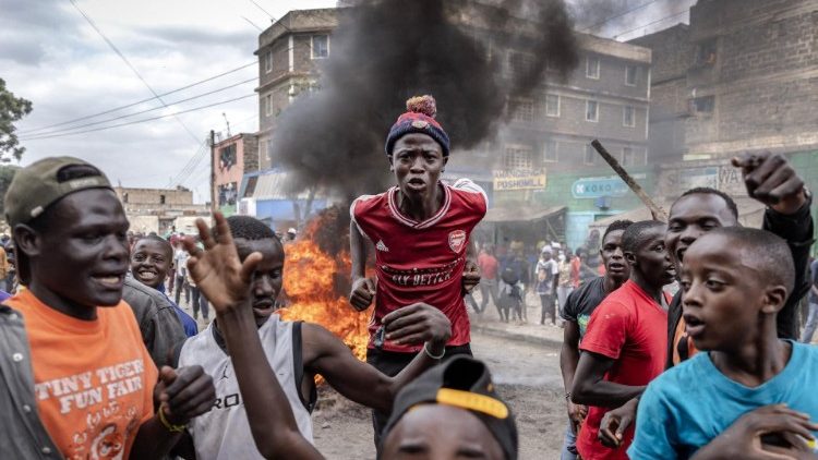 Manifestações no Quénia contra o alto custo de via. Bispos: "Quenianos não se sentem ouvidos".