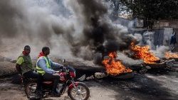 Gli scontri ed i disordini infiammano il Kenya