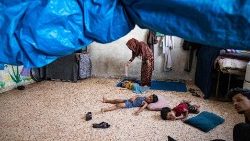 Derzeit Mangelware in Syrien: Abkühlungsysteme für Kinder, die wegen der Hitze leiden
