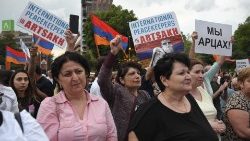 Ереван, демонстсрация в поддержку Арцаха