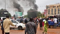 27. Juli: In Nigers Hauptstadt Niamey putscht das Militär