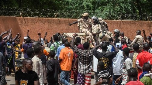 Níger, obispos: hay que evitar el conflicto y el derramamiento de sangre
