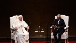 زيارة البابا فرنسيس إلى البرتغال: لقاء الحبر الأعظم مع السلطات المدنية والسلك الدبلوماسي