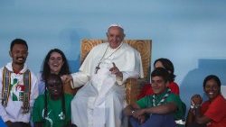 Papież Franciszek podczas ceremonii rozpoczęcia ŚDM