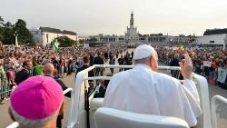 Pápež František prichádza do Fatimy