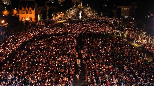 Francia, un secolo e mezzo di pellegrinaggi nazionali a Lourdes