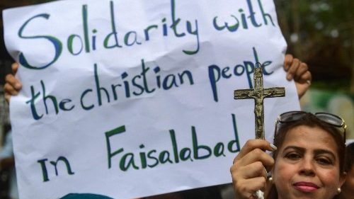 Paquistão: um dia de oração após os ataques às igrejas