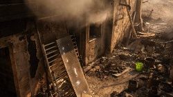Ein von Waldbränden zerstörtes Haus in Griechenland