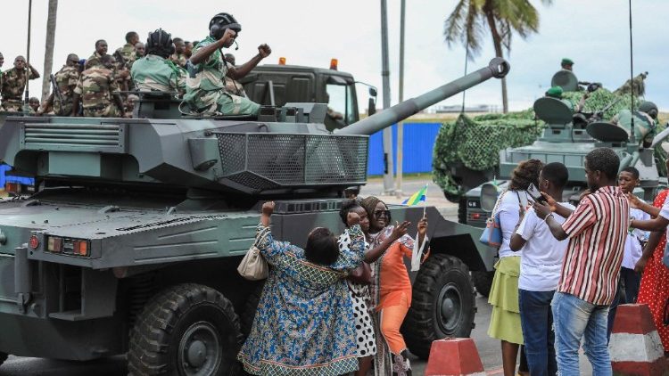 Gabon: manifestazioni a favore dei militari golpisti 