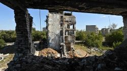 La ville ukrainienne d'Izyum, en partie détruite, en septembre 2023.