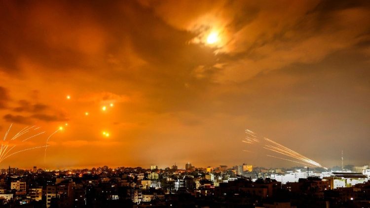 Ataques com mísseis contra Israel