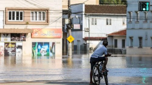 La ville de Rio do Sul, au Brésil, inondée, en octobre 2023. 