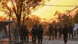 Soldados israelenses se preparam para os conflitos na Faixa de Gaza