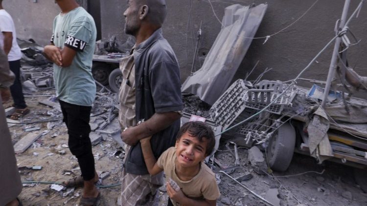 Le désespoir des Gazaouis, épuisés par les guerres - Vatican News