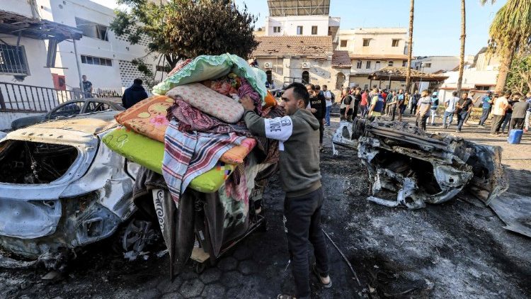 Mjesto na kojem se nalazila bolnica Ahli Arab u Gazi, uništena raketom