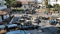 Efekty eksplozji na terenie szpitala Al-Ahli w Gazie, 18 października 2023 r.