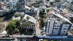Luftaufnahme von dem getroffenen Ahli Arab Krankenhaus in Gaza-City