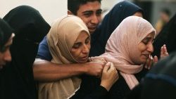 Жители на Газа, загубили близките си в израелските бомбардировки