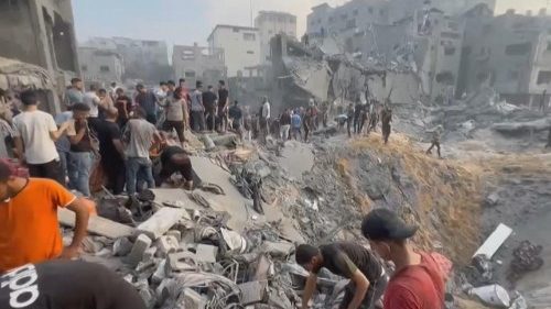 Gaza: 50 refugiados palestinos y  siete rehenes israelíes muertos en Jabaliya