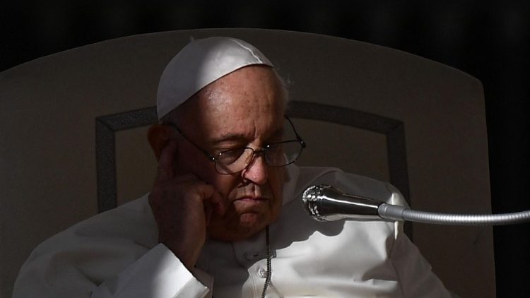 Nachdenklich wirkt Papst Franziskus bei dieser Generalaudienz 