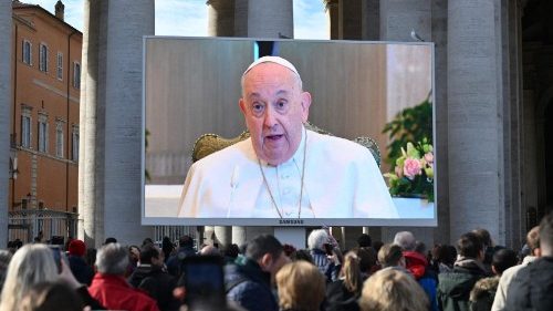 Per Videoschaltung am Petersplatz präsent: Papst Franziskus