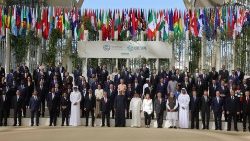 Gruppenfoto beim Weltklimagipfel in Dubai