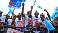 Supporters of President of the Democratic Republic of the Congo (DRC) and leader of the Union of Democracy and Social Progress (UDPS) party,