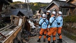 Domy vážně poškozené zemětřesením